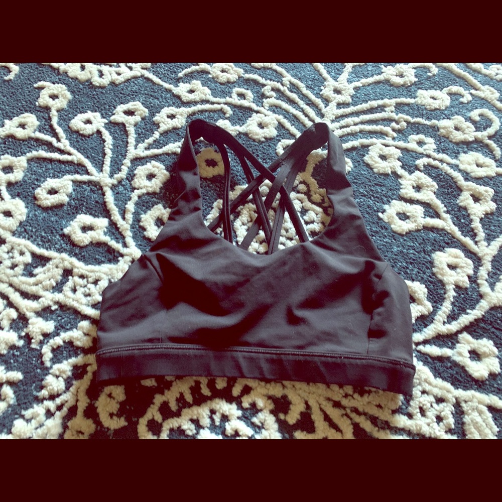 Black sports bra
